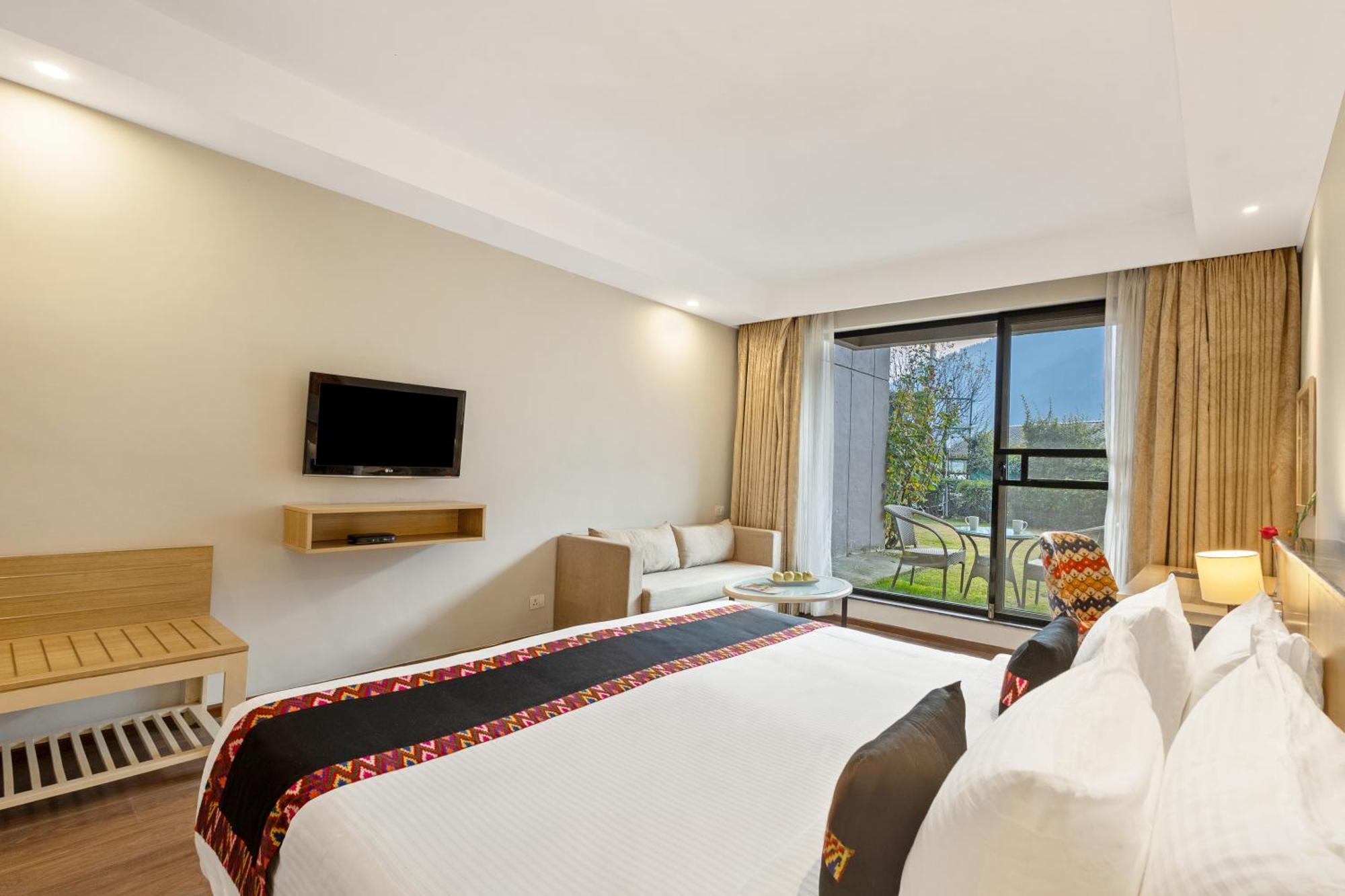 Hotel Sterling Manali Esterno foto