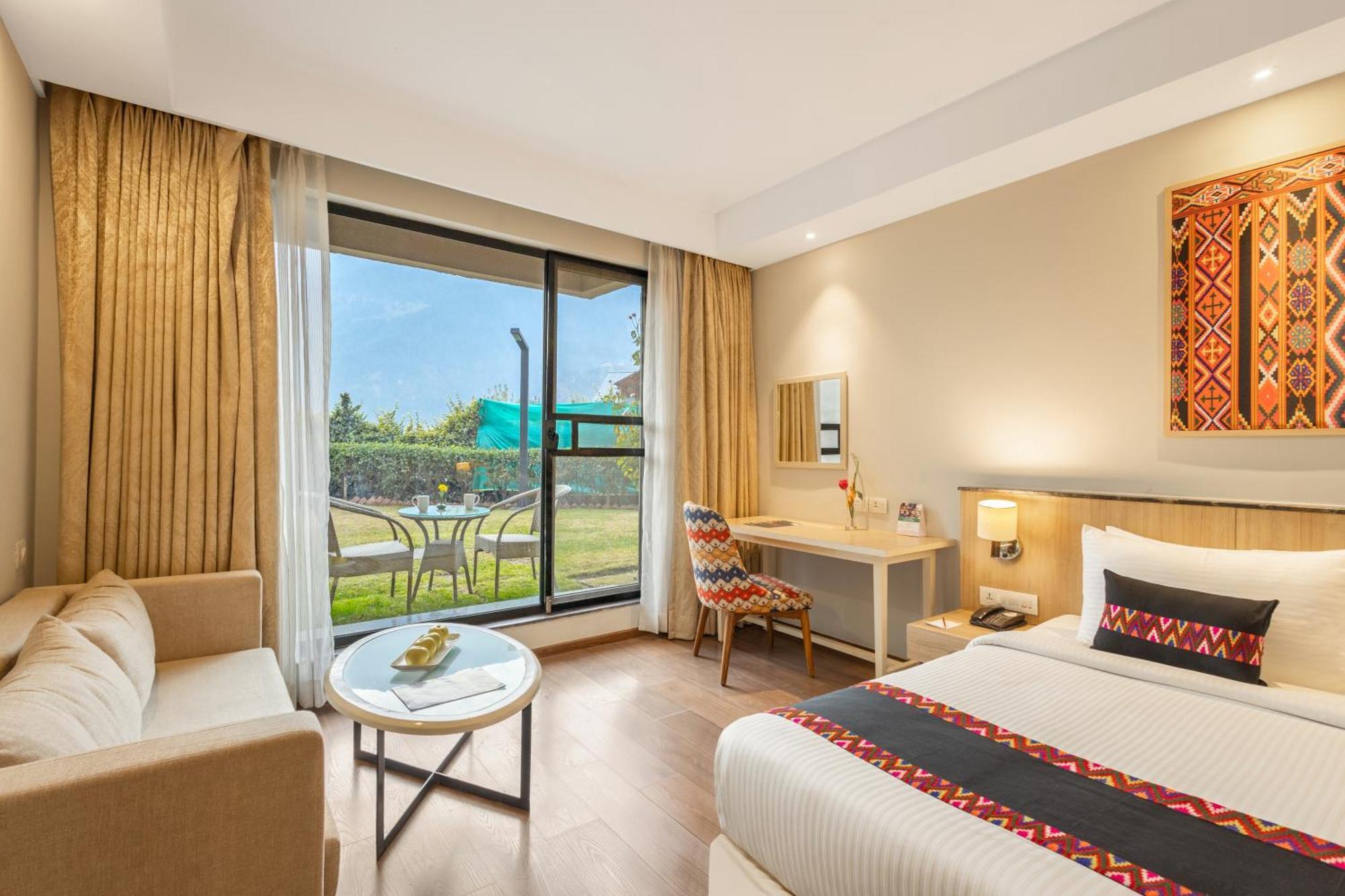 Hotel Sterling Manali Esterno foto