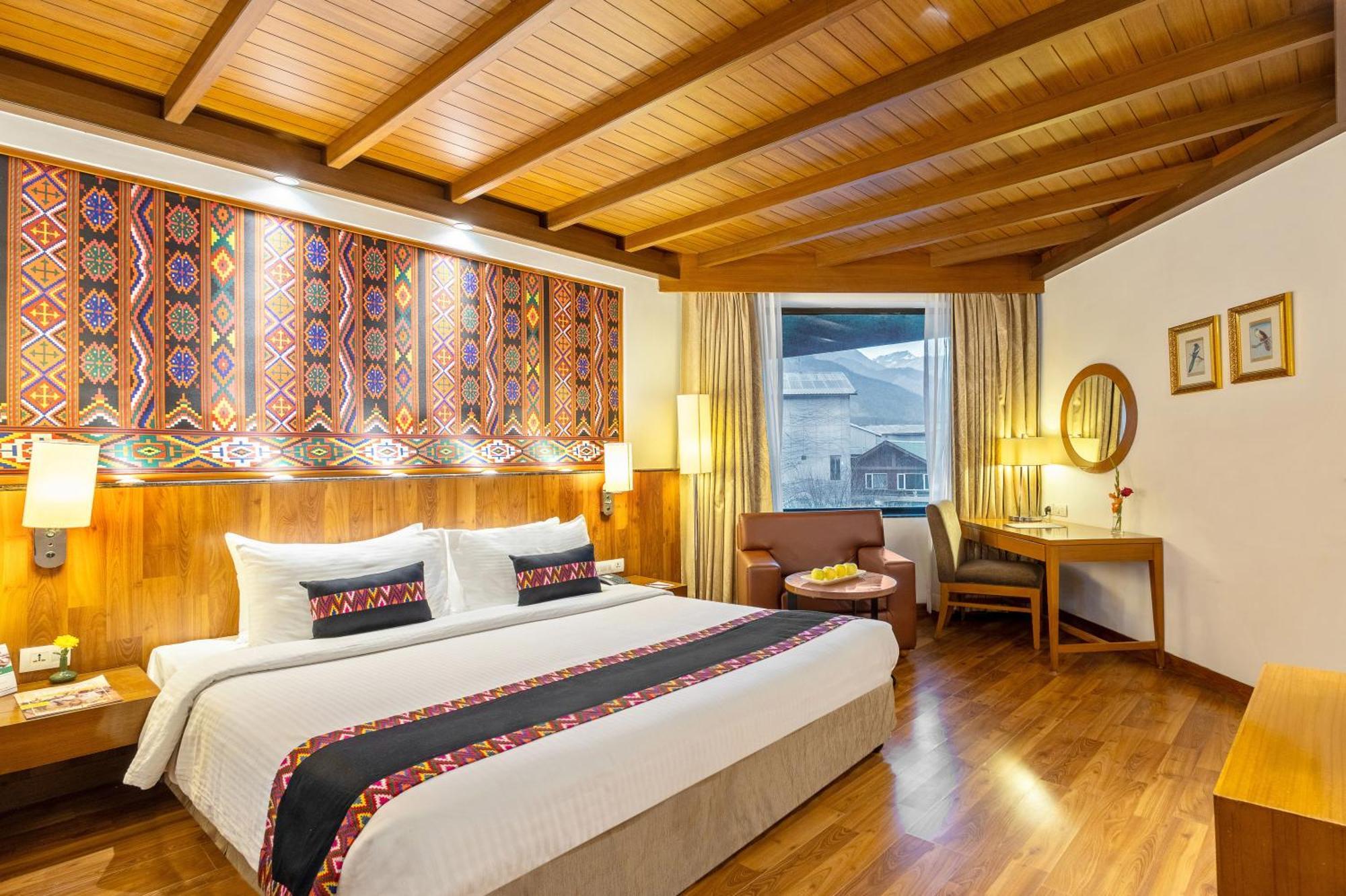 Hotel Sterling Manali Esterno foto
