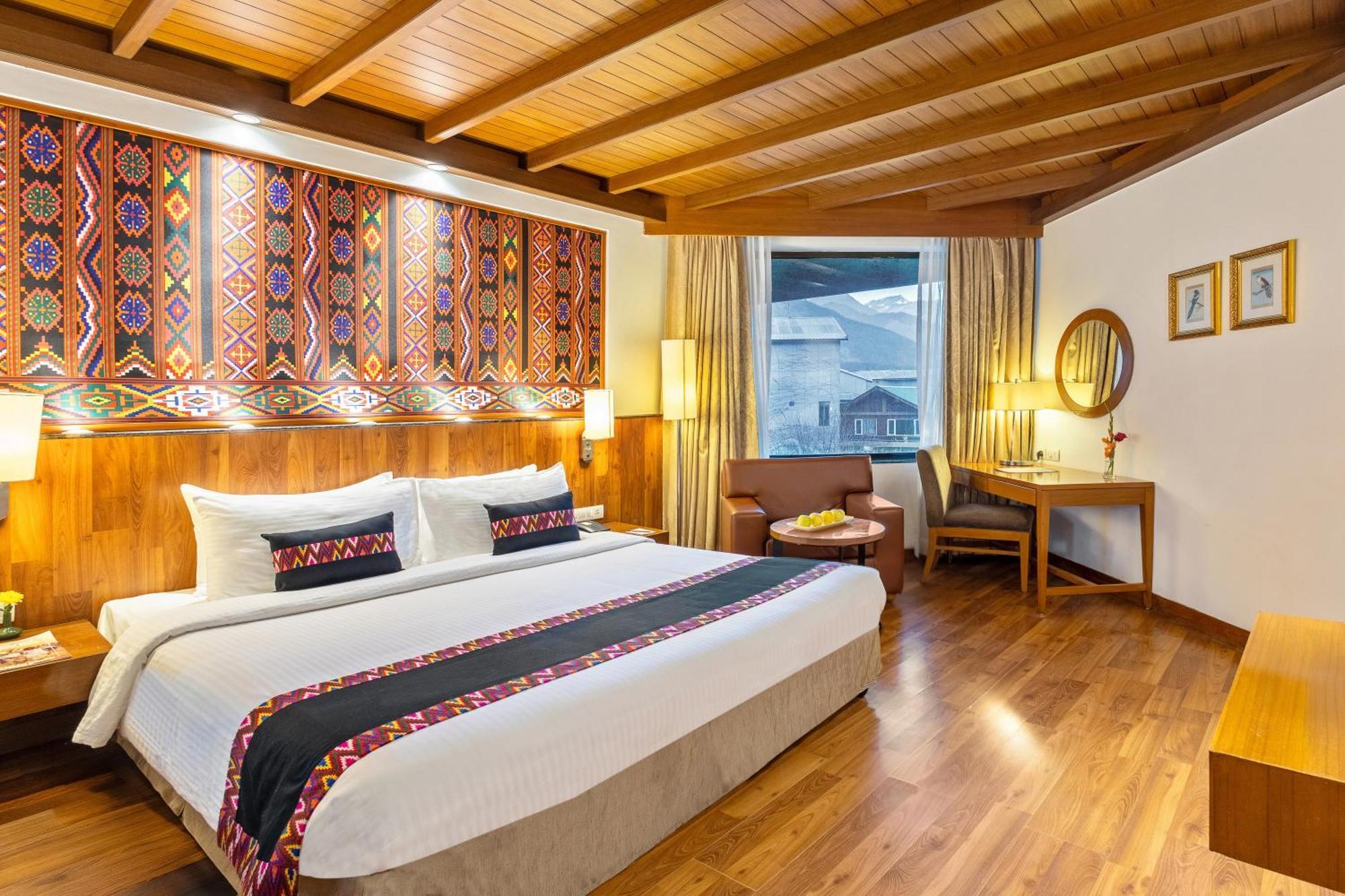 Hotel Sterling Manali Esterno foto