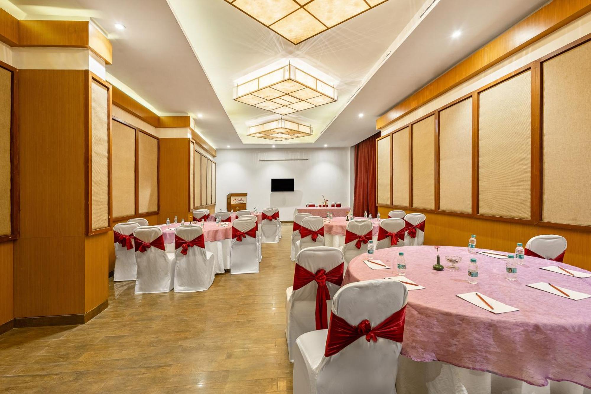 Hotel Sterling Manali Esterno foto