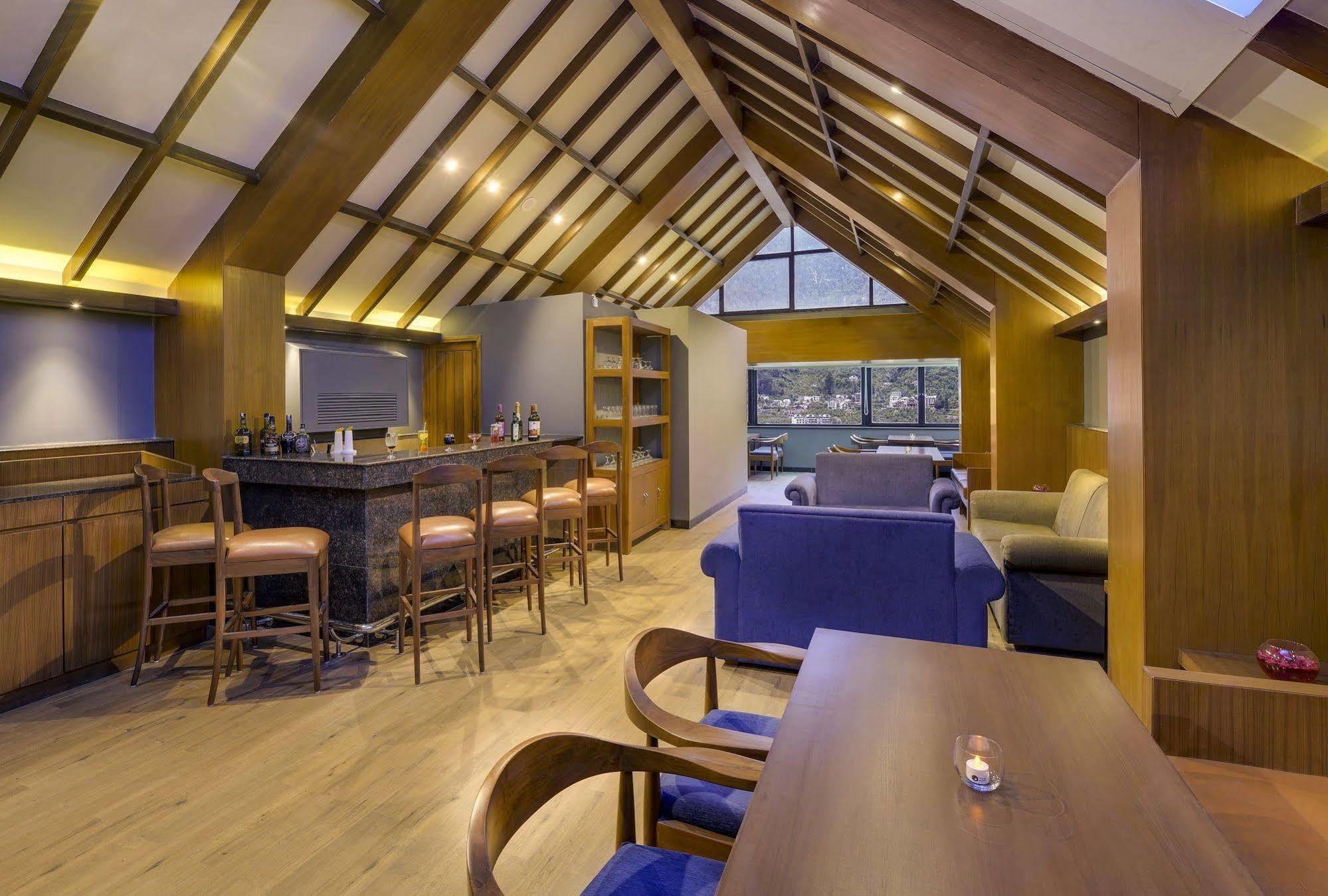 Hotel Sterling Manali Esterno foto